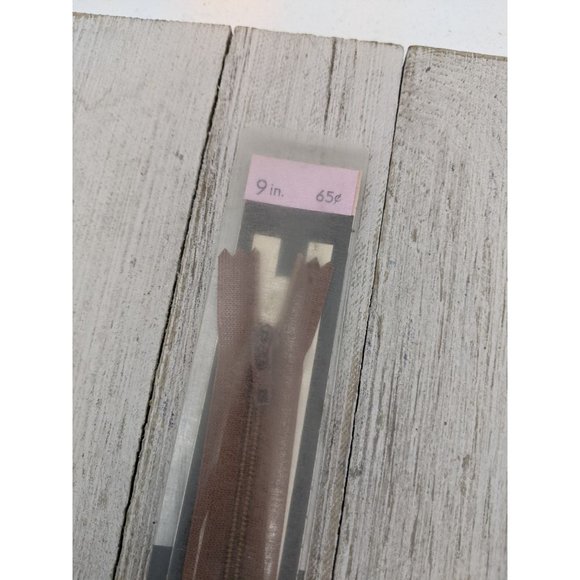 Vintage J&P Coats Flex Knit Zipper 9" London Tan 48-A - Picture 2 of 4